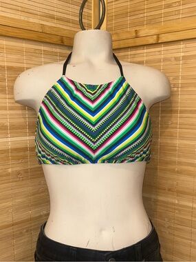 Azur multi-color high-neck halter bikini top with a zig-zag geometric pattern SP
